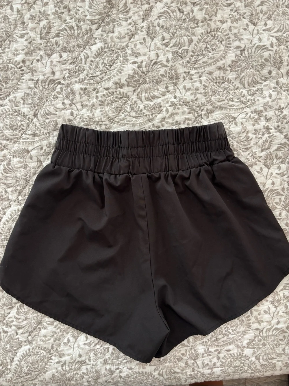 SHEIN Black Women's Elastic-Waist Athletic Shorts